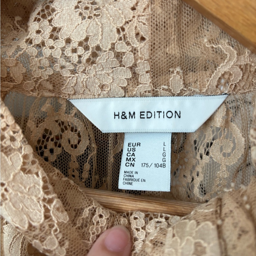 H&M tie- neck Lace Bow Blouse size large - Picture 7 of 7